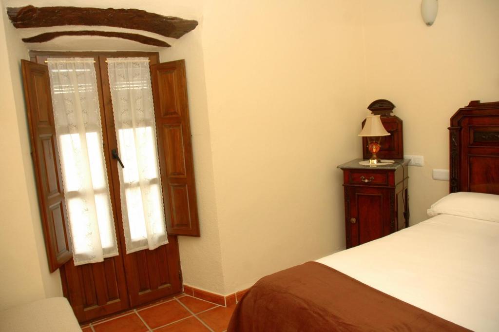 La Casa Grande De Alpandeire Hotel Room photo